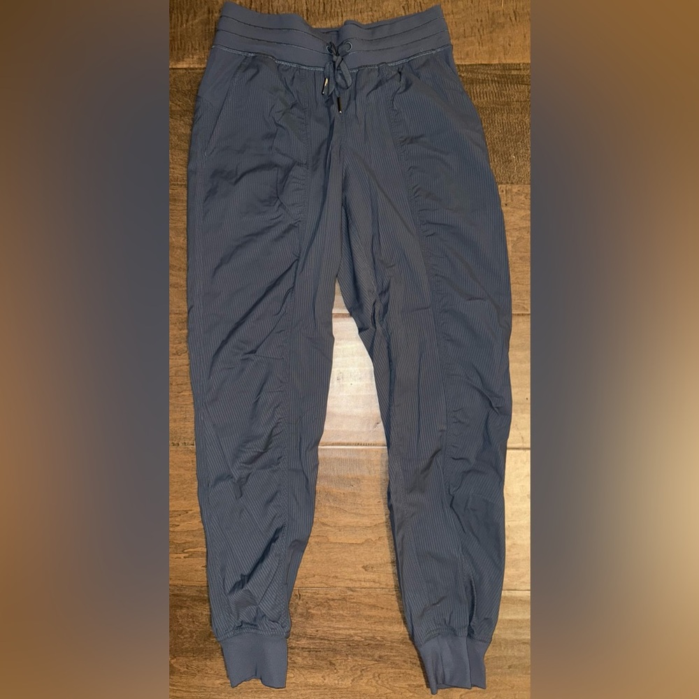 Lululemon dance studio mid rise jogger full length.